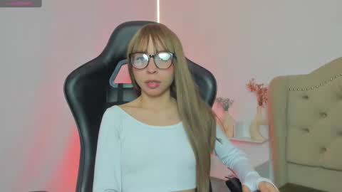 luluuberry online show from November 16, 2:30 pm