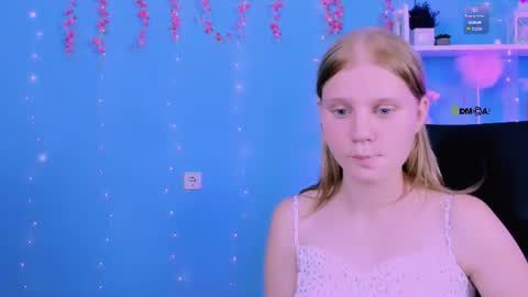 Sweet Lumi online show from July 15, 10:31 am