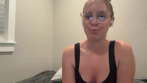 lumie online show from May 15, 4:21 am