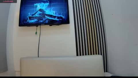 luna and banji online show from November 11, 1:30 am