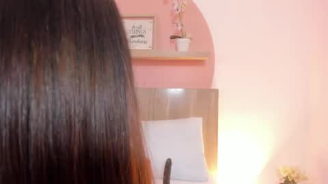 L U N A  online show from June 3, 1:47 pm