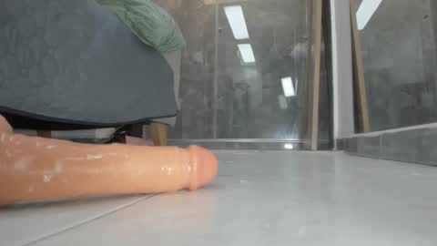 luna  online show from February 1, 7:11 pm