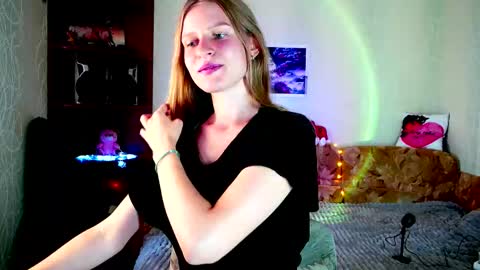 Snapshot of luna_evan chatting on September 24, 9:38 am luna_evan online show from September 24, 9:38 am