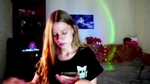 Snapshot of luna_evan chatting on October 6, 10:11 am luna_evan online show from October 6, 10:11 am