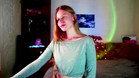 Snapshot of luna_evan chatting on October 8, 10:32 am luna_evan online show from October 8, 10:32 am