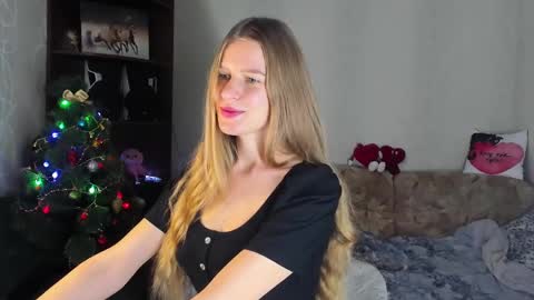 Snapshot of luna_evan chatting on December 25, 7:57 am luna_evan online show from December 25, 7:57 am