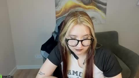 Luna Host online show from May 10, 2:40 am