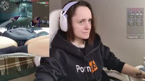 luna_loveeee online show from September 18, 4:27 am