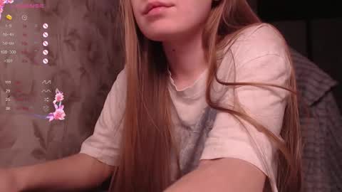 Snapshot of luna_loveisgood chatting on October 14, 9:18 pm Luna online show from October 14, 9:18 pm