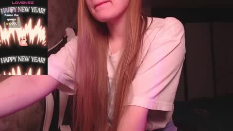 Snapshot of luna_loveisgood chatting on February 4, 6:06 pm Luna online show from February 4, 6:06 pm