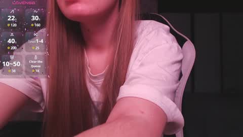 Snapshot of luna_loveisgood chatting on December 17, 9:39 am Luna online show from December 17, 9:39 am