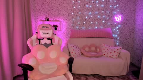 Lina  online show from February 2, 6:14 am