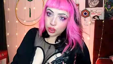 Snapshot of luna_ray420 chatting on February 3, 12:47 am MISS LUNA  online show from February 3, 12:47 am