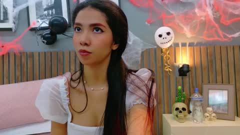 Snapshot of luna_roja25 chatting on October 22, 2:41 pm LUNA online show from October 22, 2:41 pm