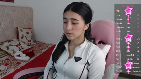 luna_roussee online show from December 2, 12:56 am