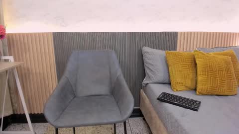 luna_valle online show from September 30, 8:41 pm