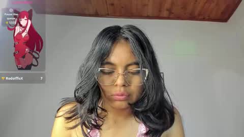 luna_velveth1 online show from March 25, 3:24 am