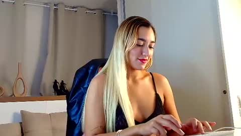 Luna online show from June 25, 8:03 pm