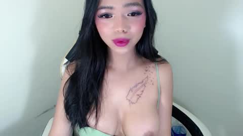 luna_whitedoll online show from April 16, 2:22 am