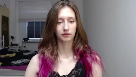 L U N A  online show from November 12, 7:11 am