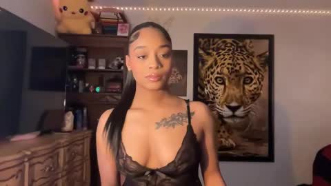 lunaa_11 online show from January 24, 3:32 am