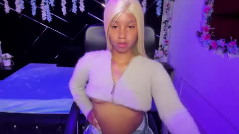 lunna online show from February 19, 3:16 am