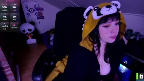 Snapshot of lunalaneee chatting on October 21, 3:55 am Luna online show from October 21, 3:55 am