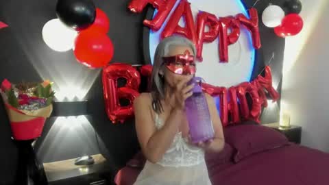 lunamisteriosa_ online show from July 11, 12:52 pm