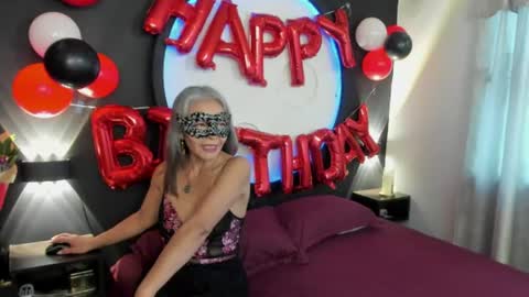 lunamisteriosa_ online show from July 10, 12:43 pm