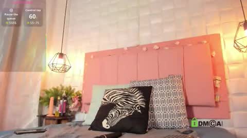 lunamorena__ online show from January 6, 8:02 pm