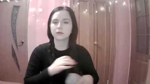 lunamystique_ online show from February 11, 10:07 pm