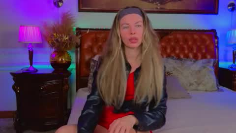 Luna Rishi online show from January 10, 7:03 am