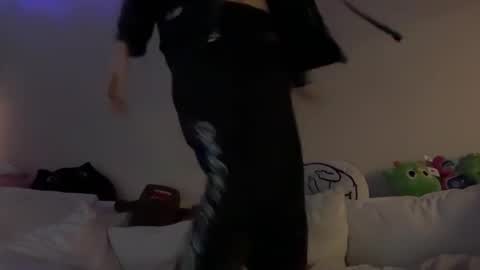 lunasnow online show from February 17, 3:00 pm