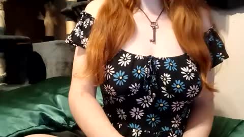 lunathepoet online show from June 18, 7:36 am
