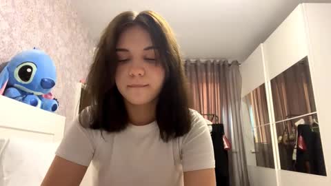 Mila Rose online show from January 16, 11:30 am