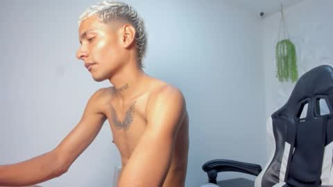 lunay_bigcock420 online show from January 17, 6:45 am