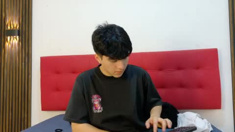 lunaydream online show from April 27, 1:52 pm