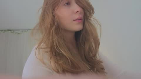 lunoria online show from May 31, 11:17 pm