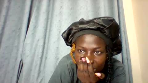 Snapshot of luo_queen chatting on September 12, 4:42 pm luo_queen online show from September 12, 4:42 pm