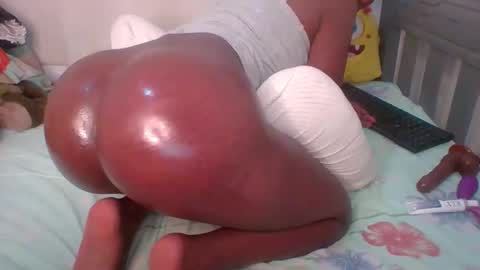 luscious online show from December 16, 9:48 am