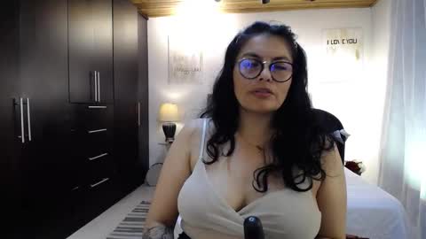 Angela 3 online show from March 10, 11:27 pm