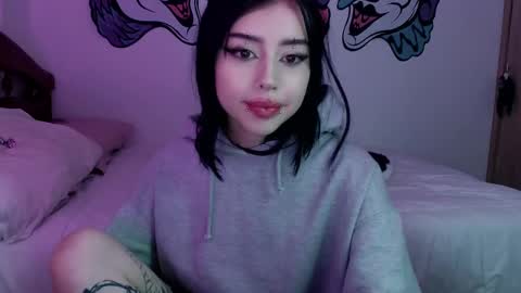 Valerie  April   online show from December 3, 1:25 am