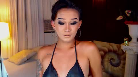 AdriannaFowks online show from April 15, 5:55 am