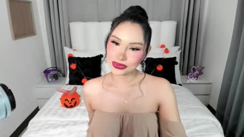 My nickname is Lust online show from October 29, 9:15 pm