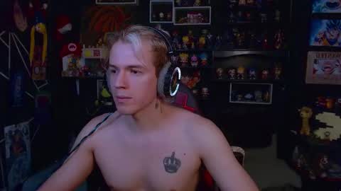 Snapshot of lustymatt chatting on October 2, 3:05 am lustymatt online show from October 2, 3:05 am