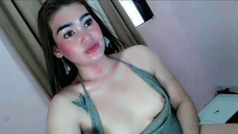 lustyseraphina online show from May 22, 4:52 am