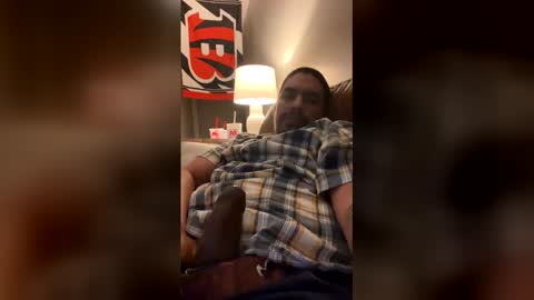 luvmeatylips2 online show from April 3, 5:36 am