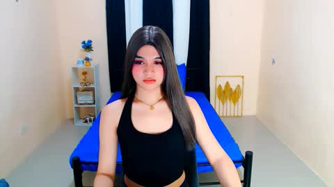 queen lux online show from October 12, 7:01 am