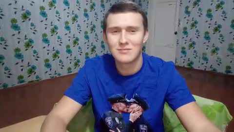 Snapshot of luxeboy_ chatting on October 22, 8:10 pm Mike online show from October 22, 8:10 pm