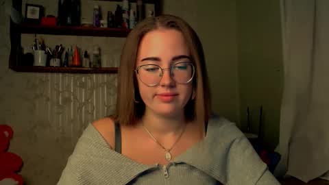 Katie online show from November 18, 4:10 pm